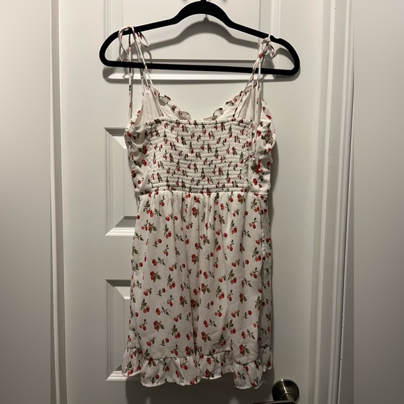 Cherry bomb, Abercrombie & Fitch strapped dress - Picture 2 of 4